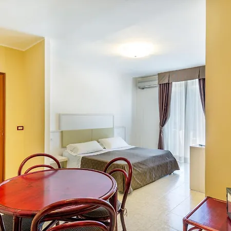 Chic Rina Sea M2 Sleeps 2 Persons