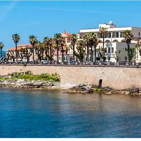 Chic Rina Sea M2 Sleeps 2 Persons Apartment *